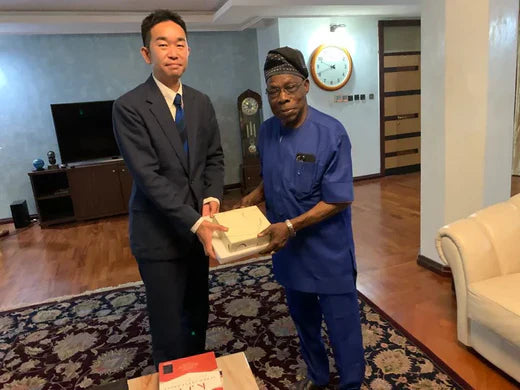 つ、つ、ついに!?オバサンジョ元大統領との接見!!?